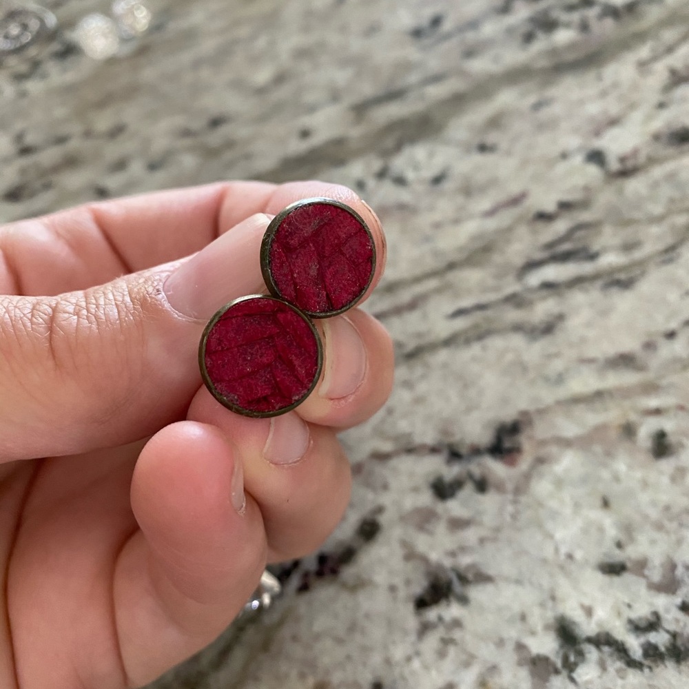 Button earring studs